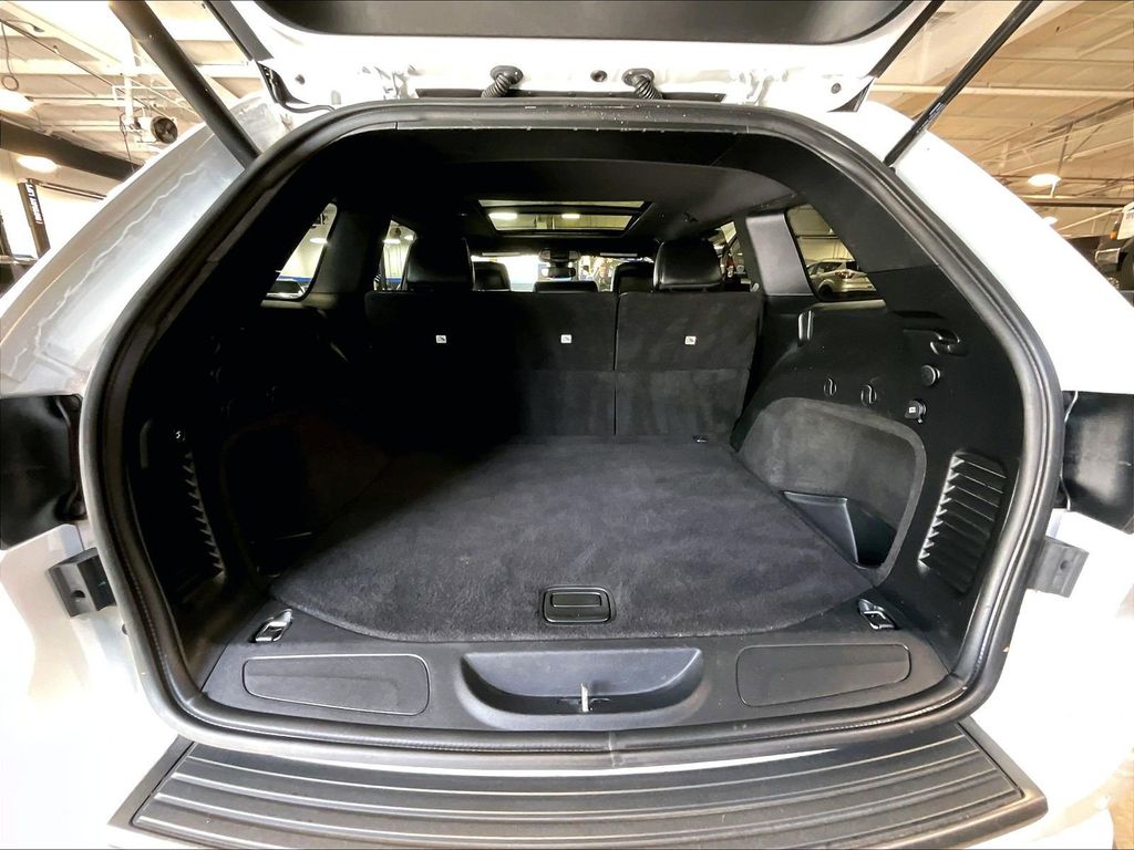 2020 Jeep Grand Cherokee — photo 17