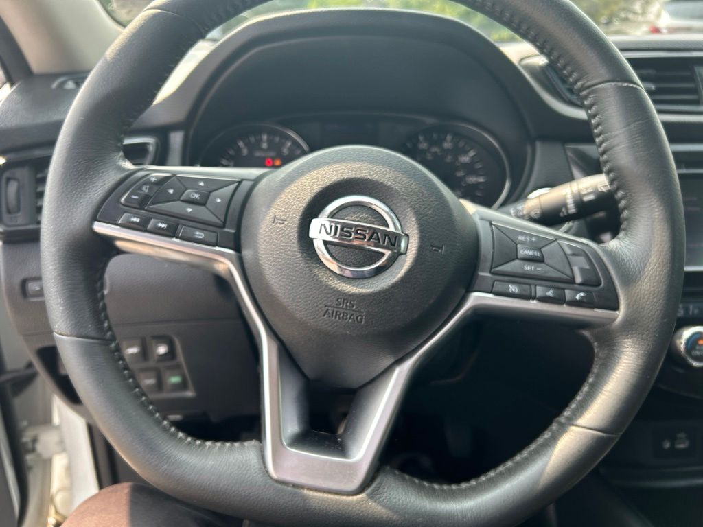 Used 2018 White Nissan SV image 12