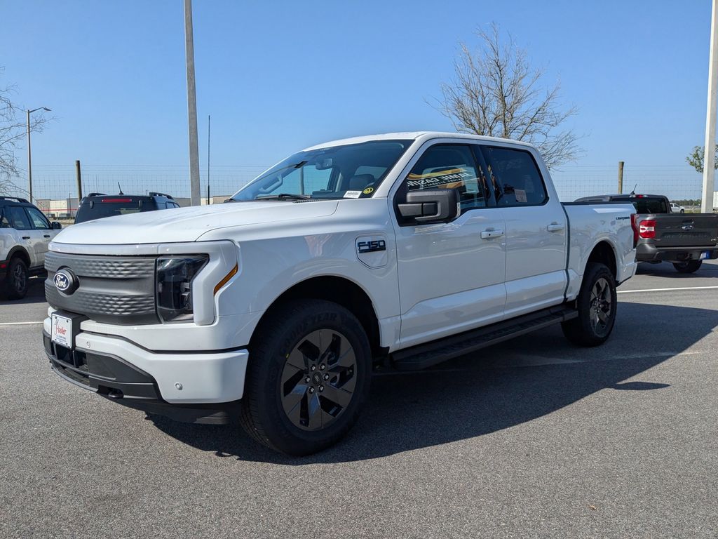 2025 Ford F-150 Lightning Flash
