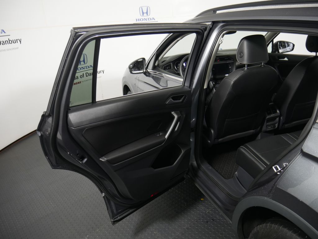 Thumbnail: 2021 Volkswagen Tiguan - 9