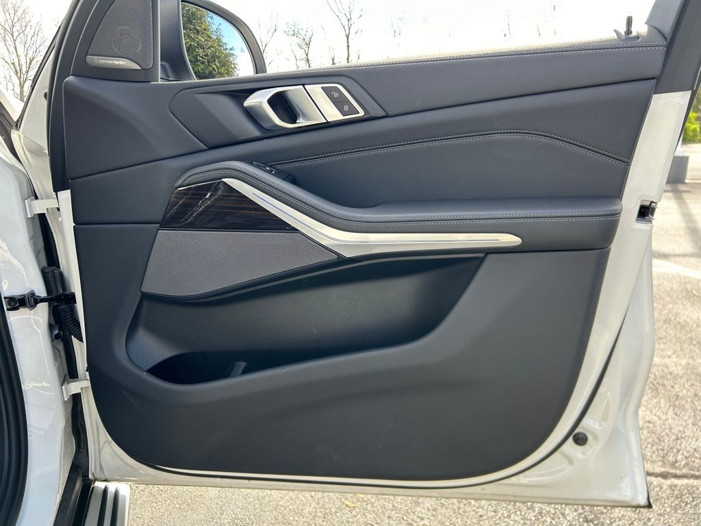 2024 BMW X5 xDrive50e 26