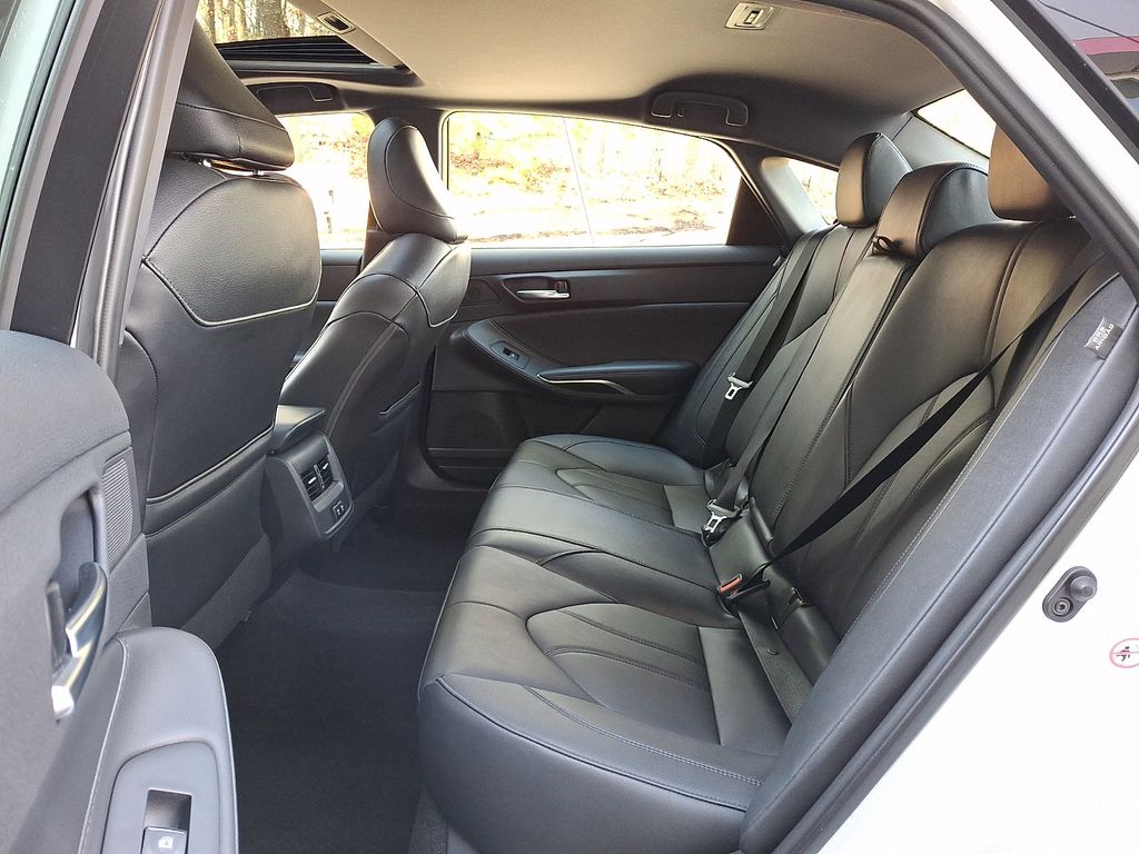 Thumbnail: 2019 Toyota Avalon - 11