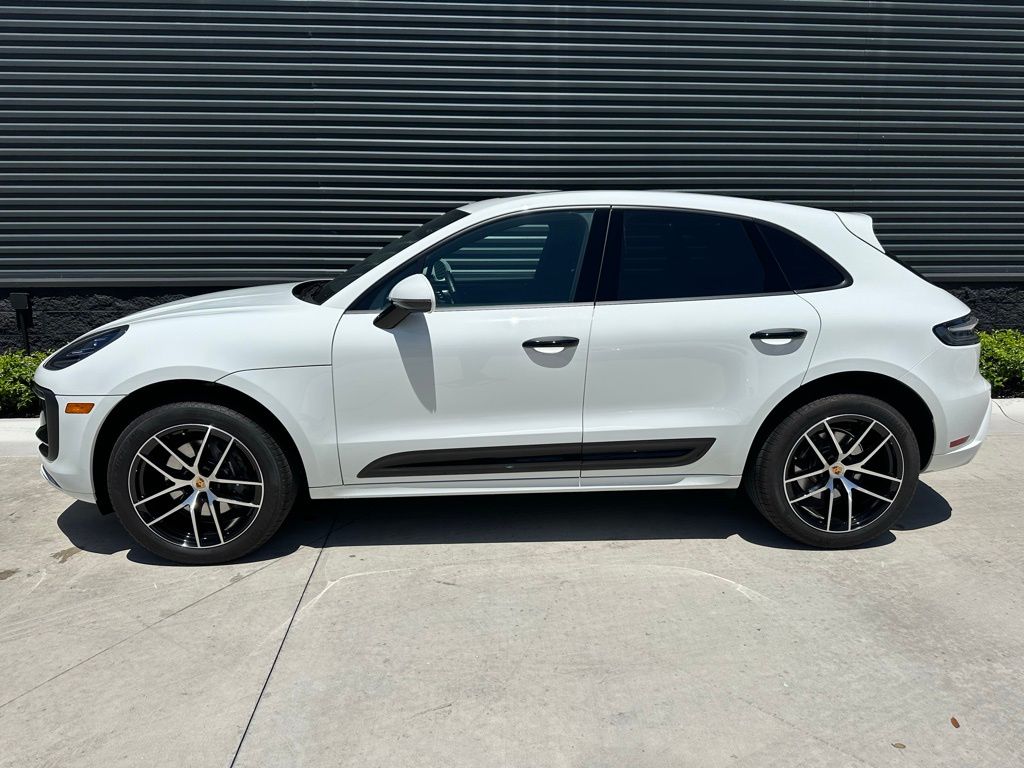 2024 Porsche Macan  2