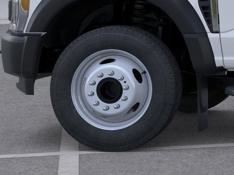 New 2025 Ford Super Duty F-550 Chassis Regular Cab (DRW) 169" Wheelbase XL
