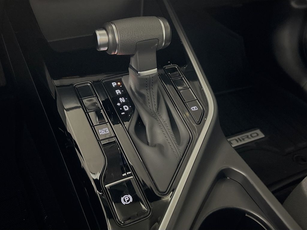 2024 Kia Niro LX