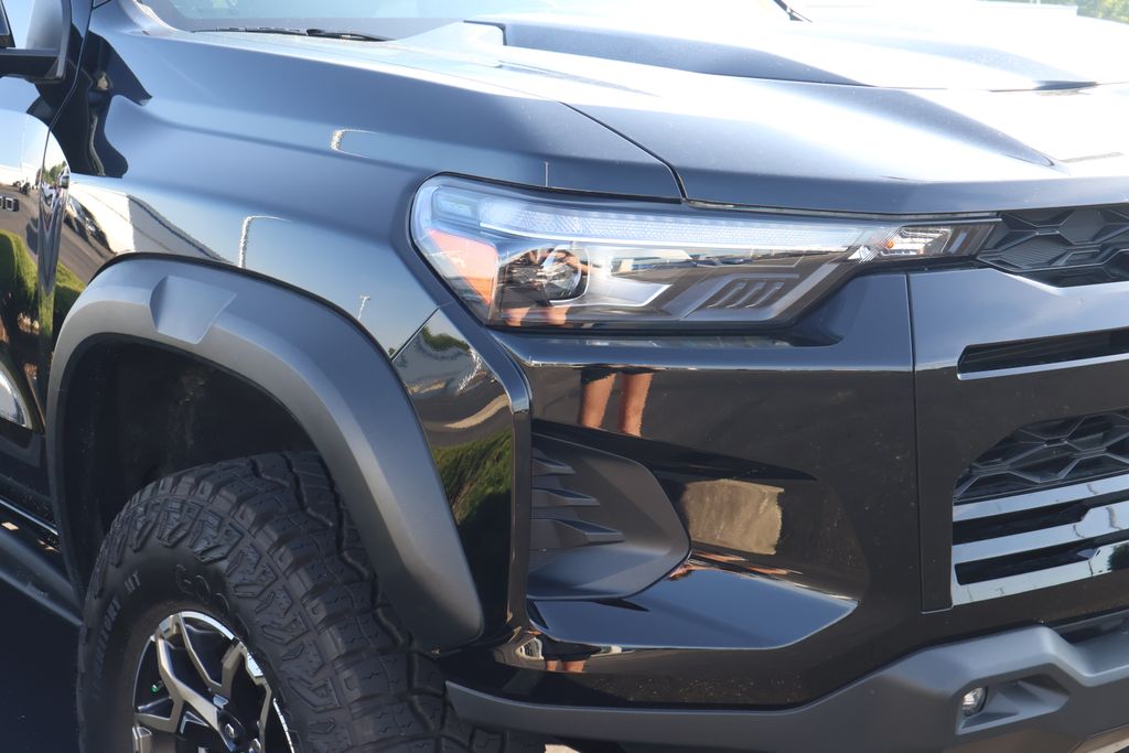 Thumbnail: 2024 Chevrolet Colorado - 4