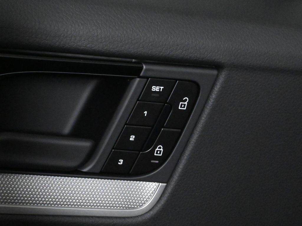 Thumbnail: 2026 Porsche Cayenne - 31