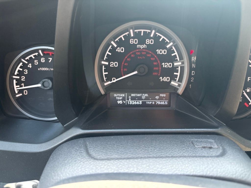 Used 2014 White Honda SE image 10