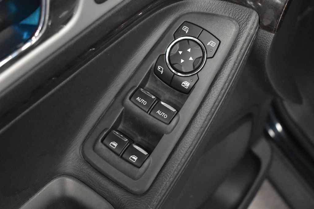 Thumbnail: 2014 Ford Explorer - 16