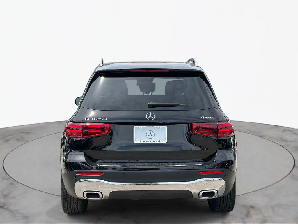 2025 Mercedes-Benz GLB 250 5