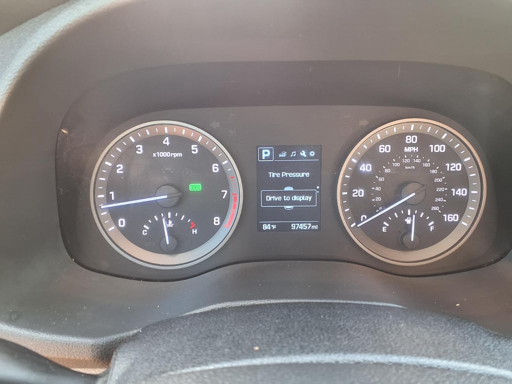 2016 Hyundai Tucson SE White at Baytown Hyundai