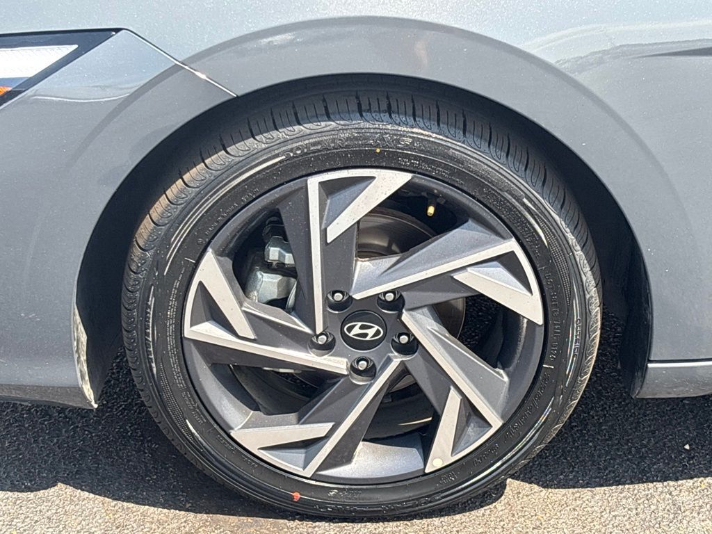 Used 2024 Hyundai Elantra Sedan