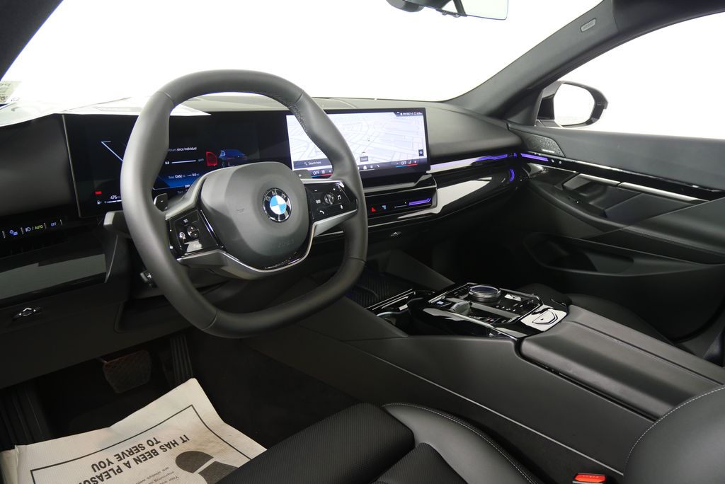 2025 BMW 5 Series 530i 13