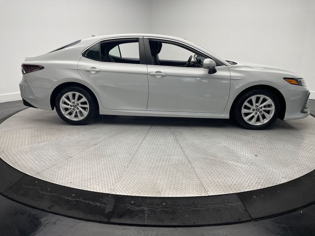 Thumbnail: 2022 Toyota Camry - 4