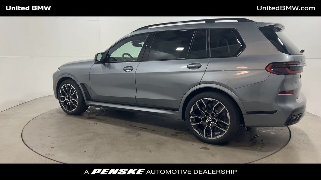 2025 BMW X7 M60i 6