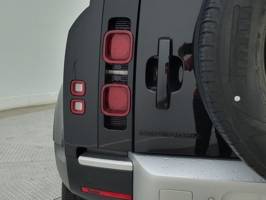 Thumbnail: 2021 Land Rover Defender - 10