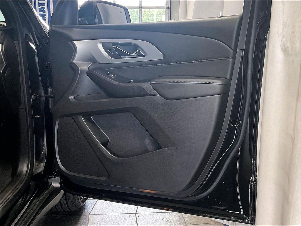 2023 Chevrolet Traverse — photo 12