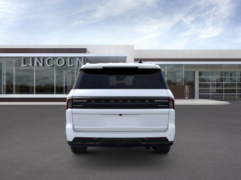 Thumbnail: 2025 Lincoln Navigator L - 5