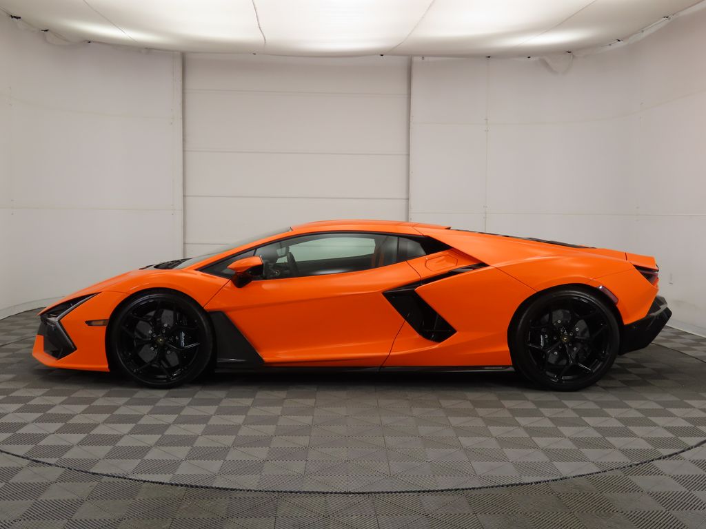 2024 Lamborghini   8