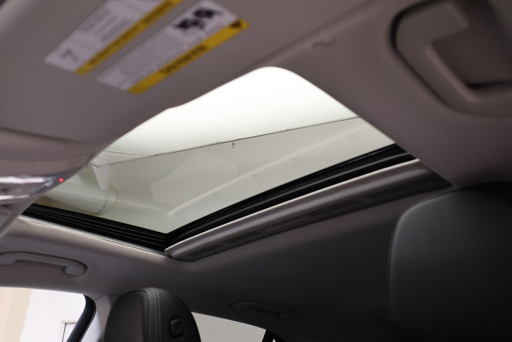 Thumbnail: 2026 Mercedes-Benz GLE - 14