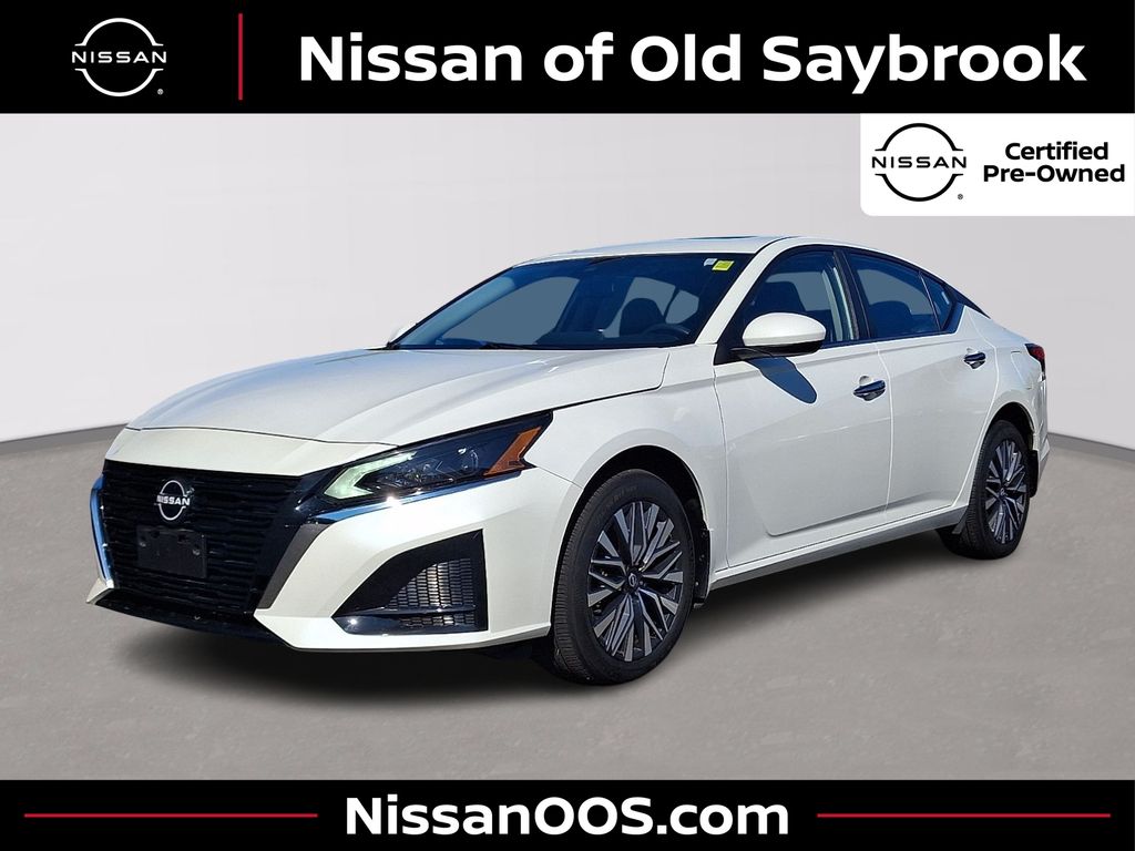 Pearl White Tricoat 2024 Nissan Altima Sedan All-Wheel Drive Continuously Variable Transmission