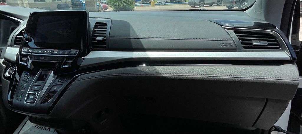 2018 Honda Odyssey Elite White at Community Honda