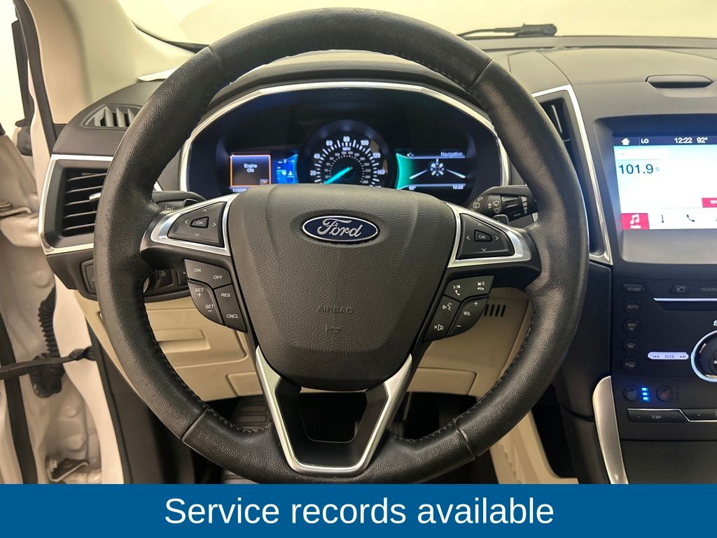 2016 Ford Edge Titanium photo 17