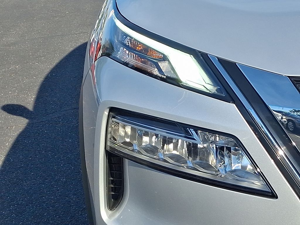 Thumbnail: 2023 Nissan Rogue - 9