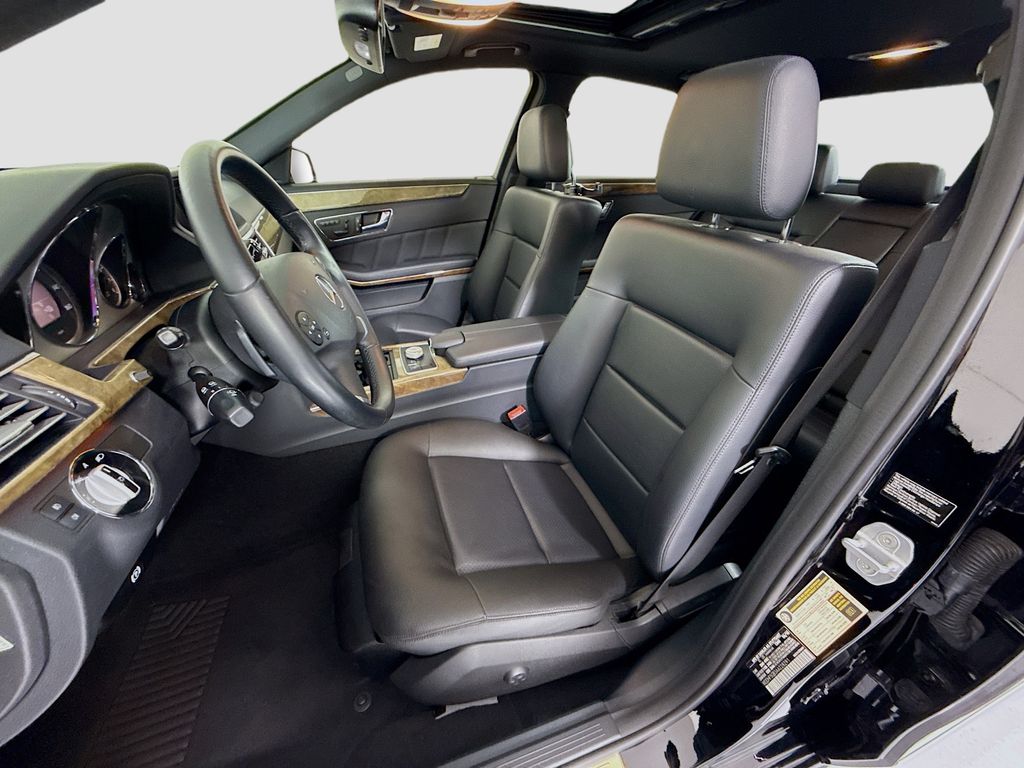 Thumbnail: 2010 Mercedes-Benz E-Class - 20