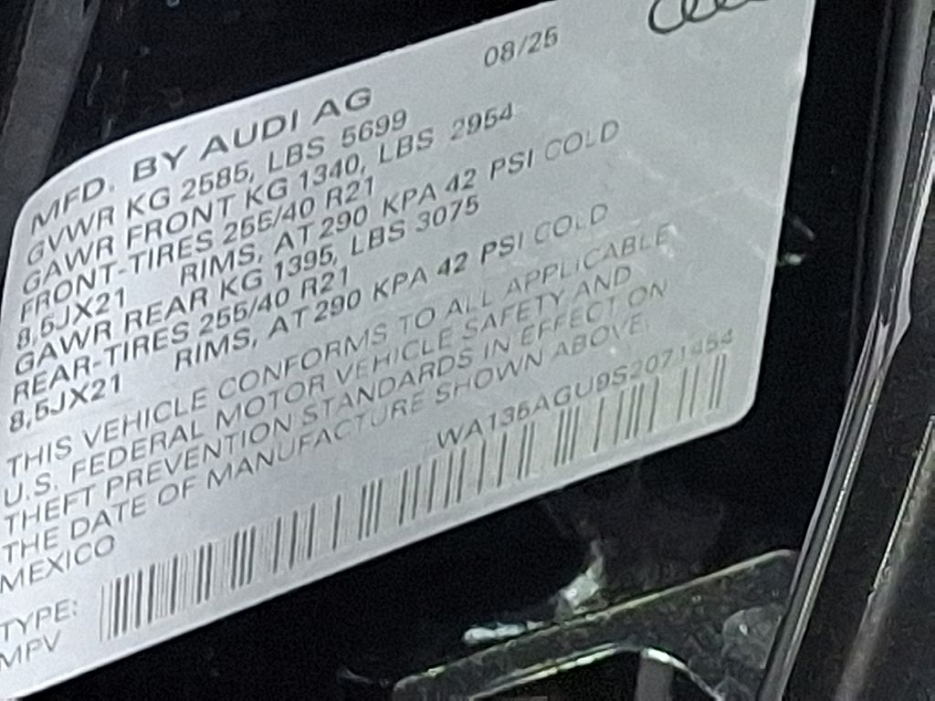 Thumbnail: 2025 Audi SQ5 - 22