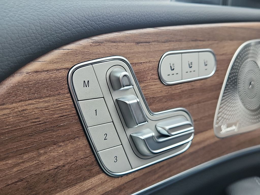 Thumbnail: 2026 Mercedes-Benz GLE - 15