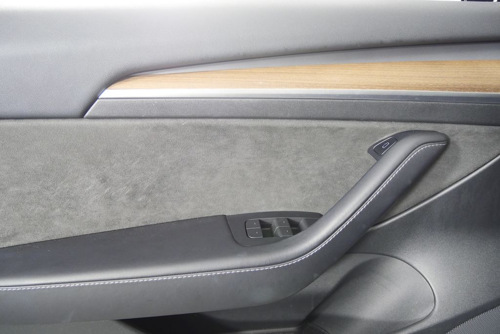 Thumbnail: 2022 Tesla Model 3 - 9