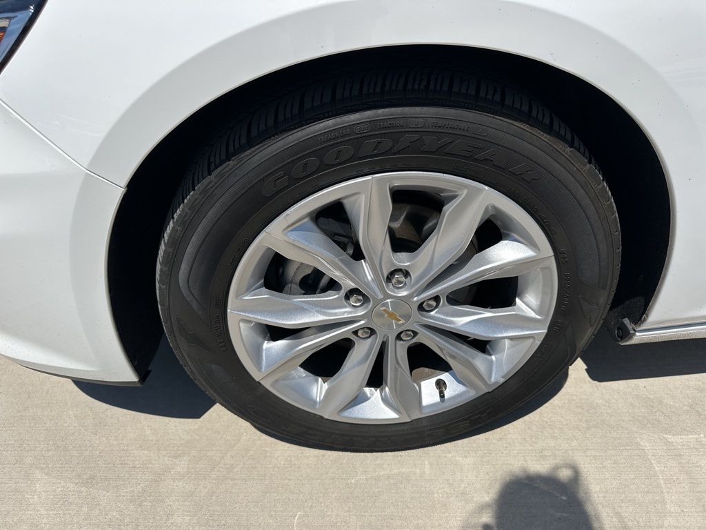 2023 Summit White Chevrolet Malibu LT FWD Sedan