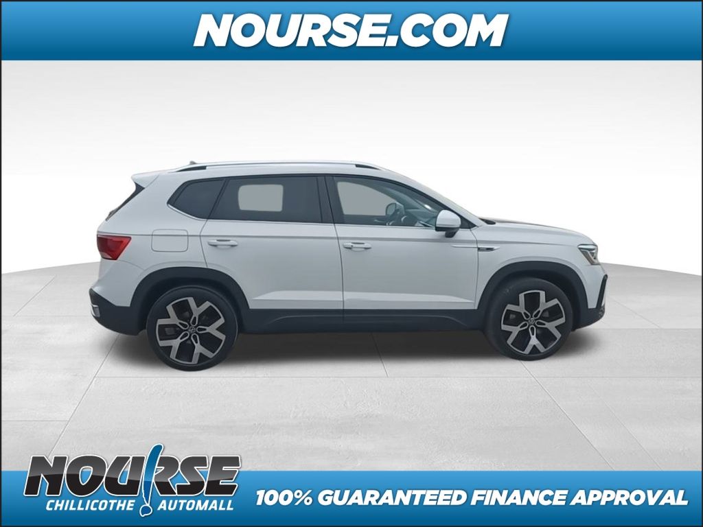 2022 Volkswagen Taos 1.5T SEL photo