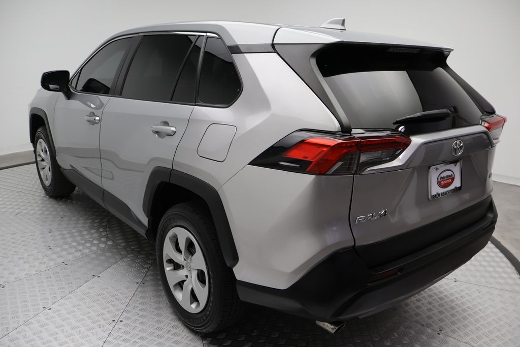 Thumbnail: 2022 Toyota RAV4 - 11