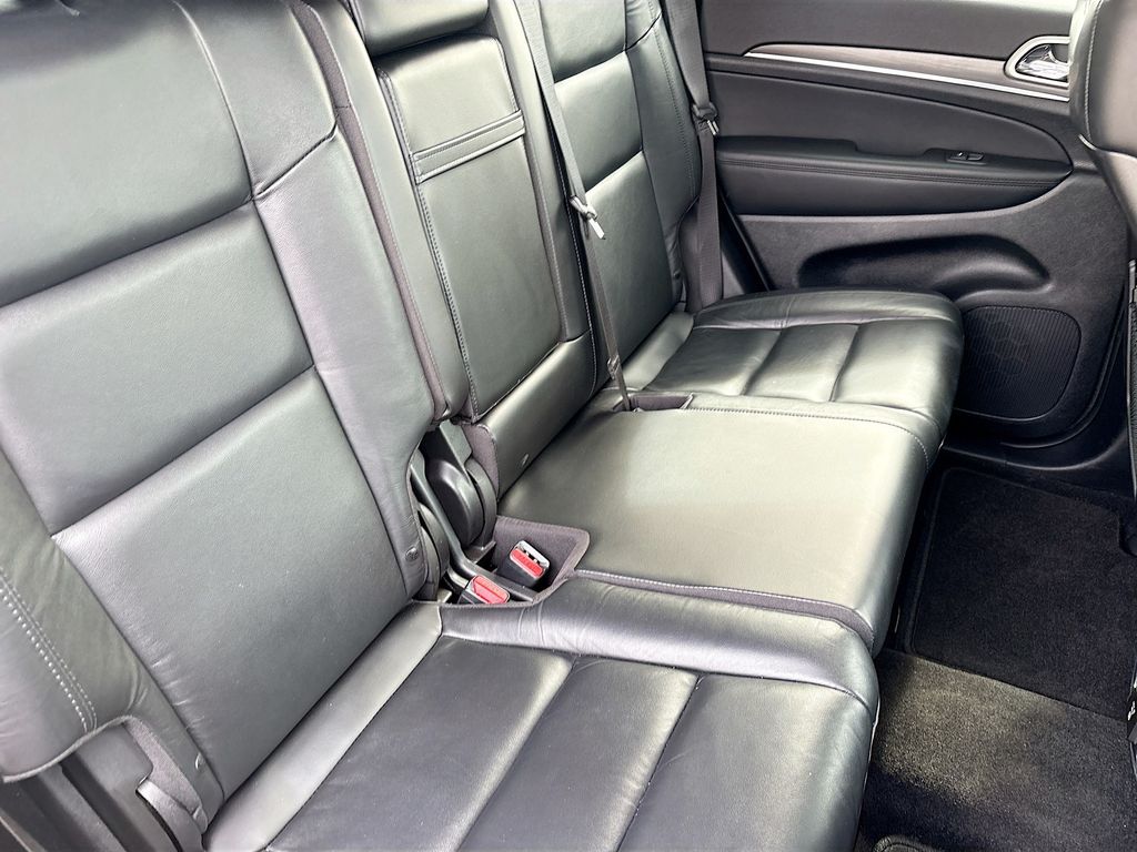Used 2022 Black Jeep Limited image 27