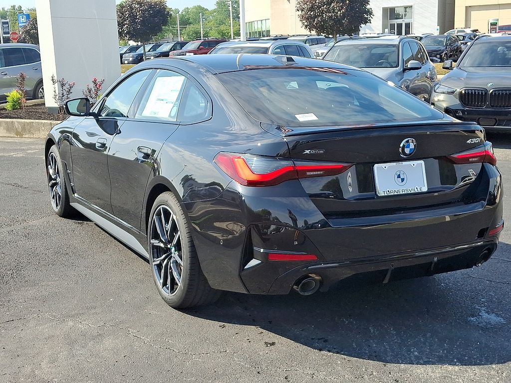 Thumbnail: 2026 BMW 4 Series - 3