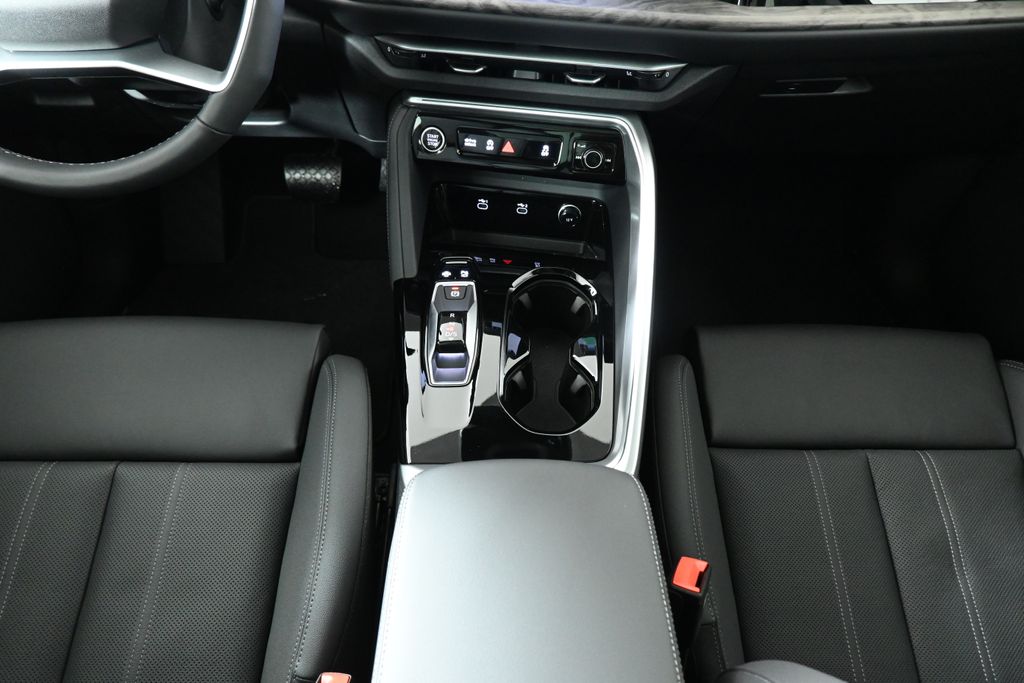 Thumbnail: 2025 Audi Q5 - 22