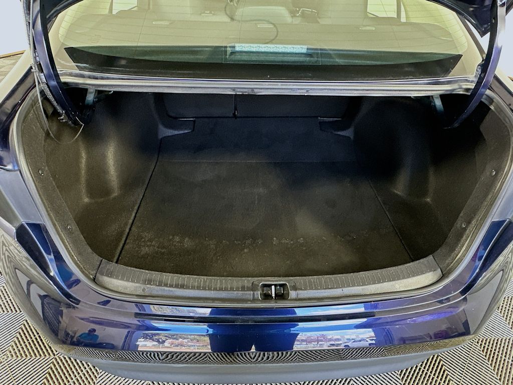 Thumbnail: 2023 Toyota Corolla - 25