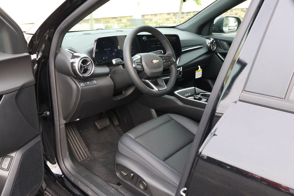 Thumbnail: 2026 Chevrolet Equinox - 13