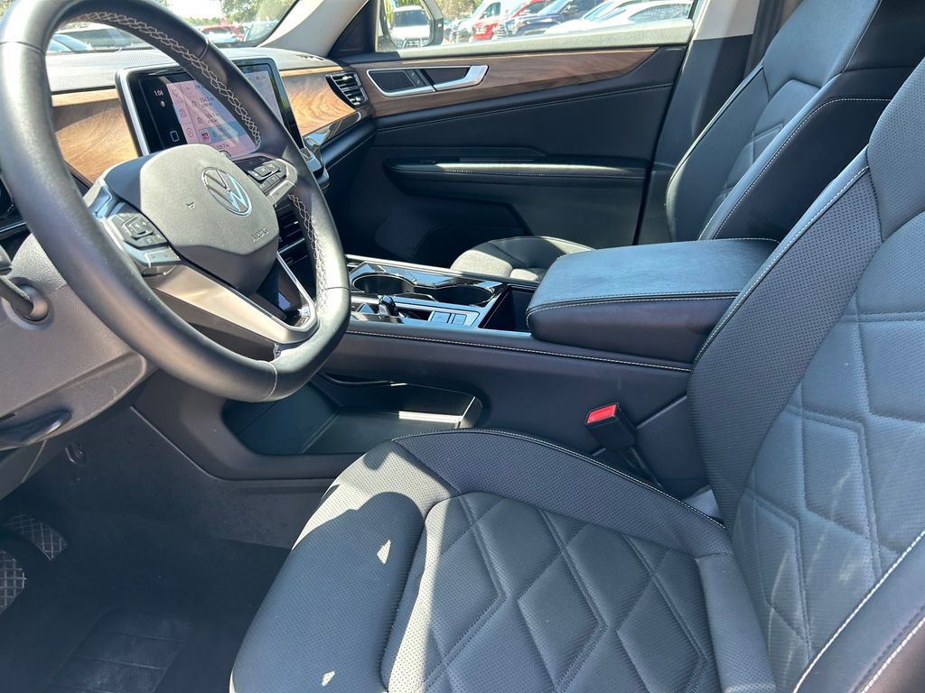 Used 2025 Volkswagen Atlas SUV