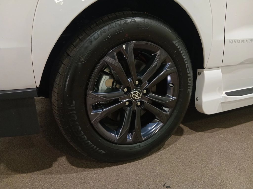 2024 Toyota Sienna XSE