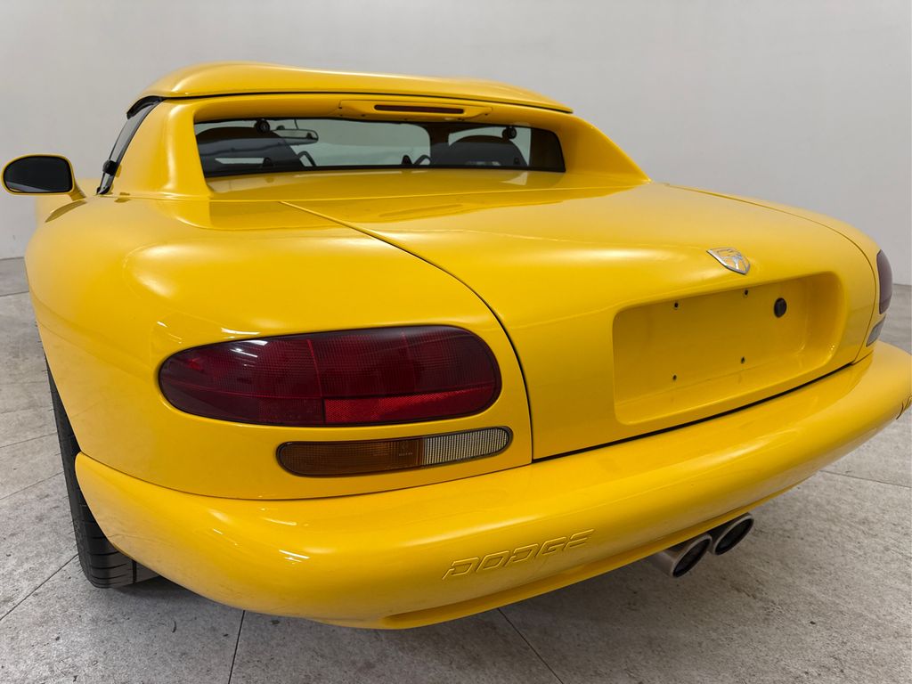 2002 Dodge Viper R/T10 - Photo 13