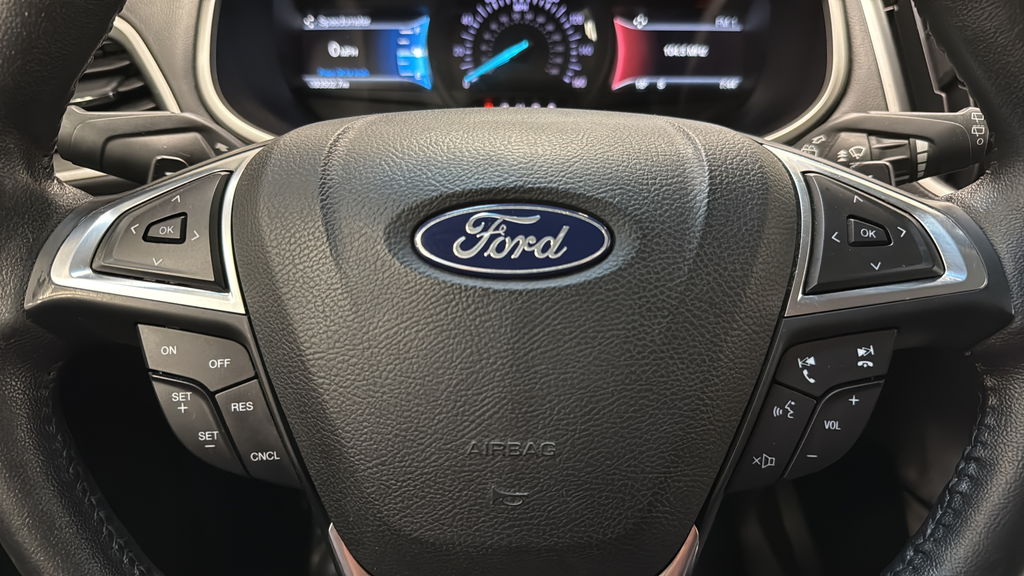 Used 2018 Shadow Black Ford SEL image 16