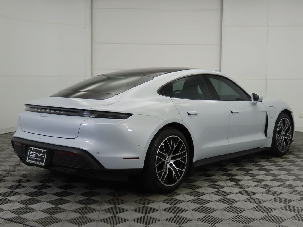 Thumbnail: 2022 Porsche Taycan - 7