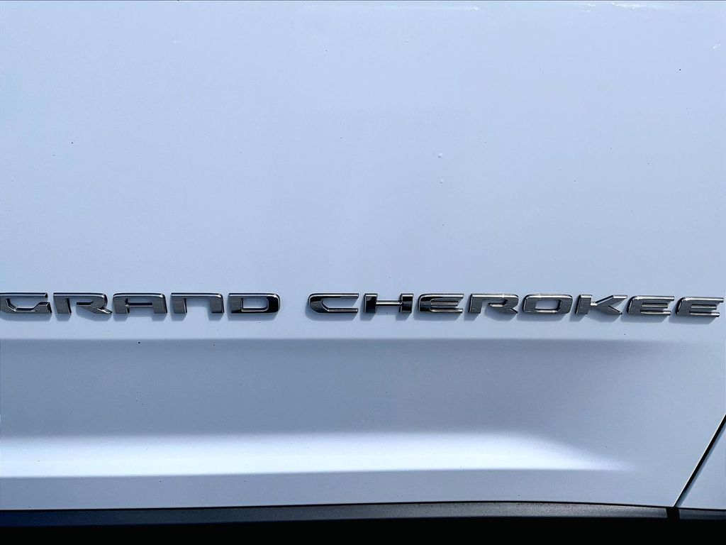 2022 Jeep Grand Cherokee — photo 8