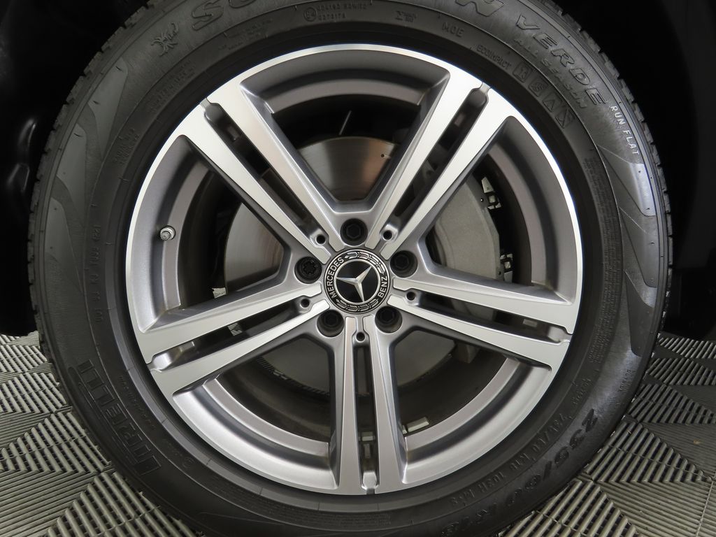 Thumbnail: 2022 Mercedes-Benz GLC - 30