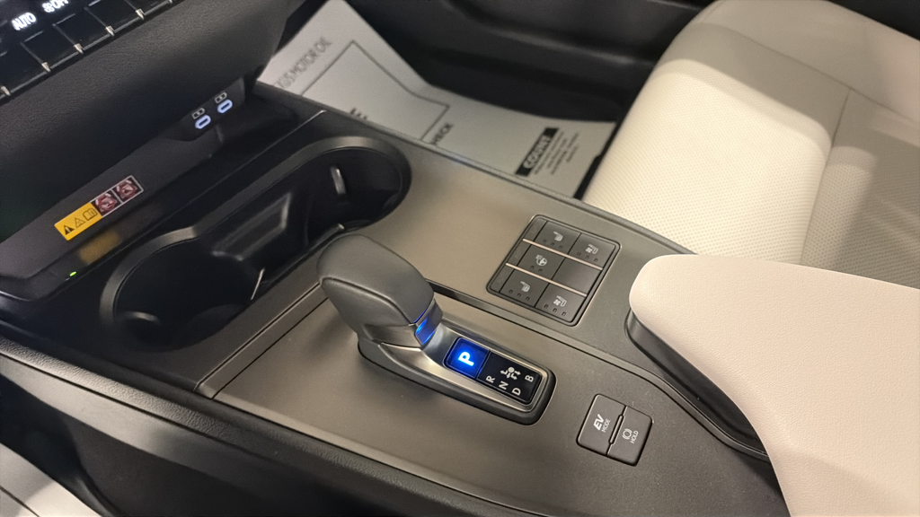 2025 Lexus UX