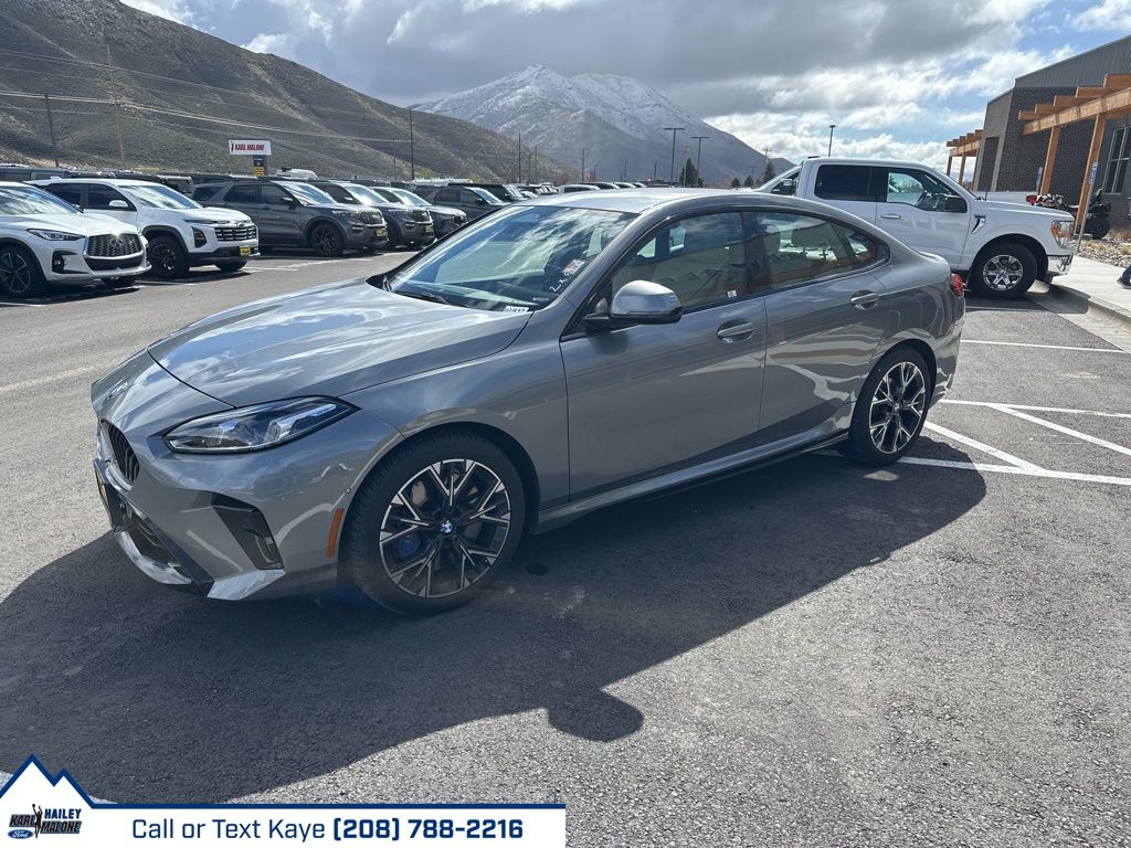 View vehicle photo 2