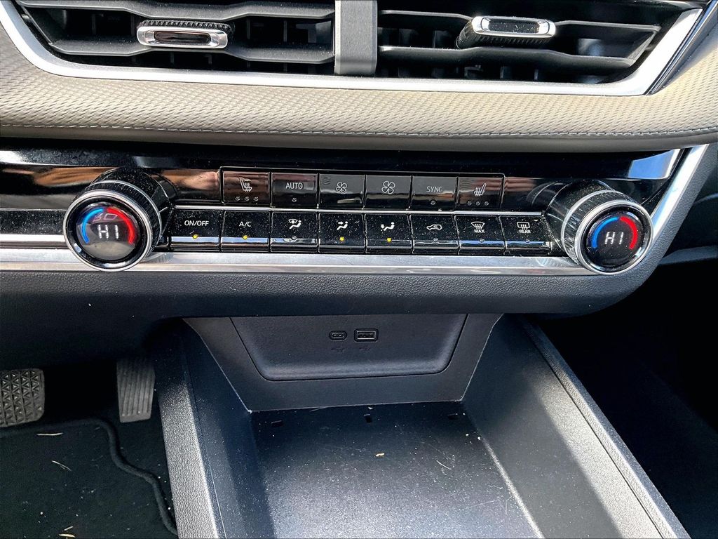 2025 Chevrolet Equinox — photo 25
